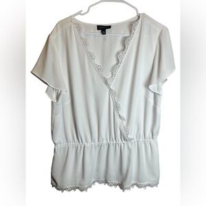 The Limited White Lace Trim Wrap Blouse W Cinched Waist Size XL